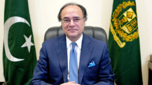 وزیرخزانہ عالمی بینک ، آئی ایم ایف کے اجلاسوں میں شرکت کیلئے امریکہ روانہ