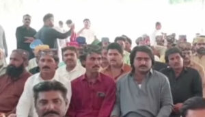 شکارپور،کچے کےعلاقے میں آپریشن جاری،درجنوںخطرناک ڈاکووں نے ہتھیار ڈال دیئے