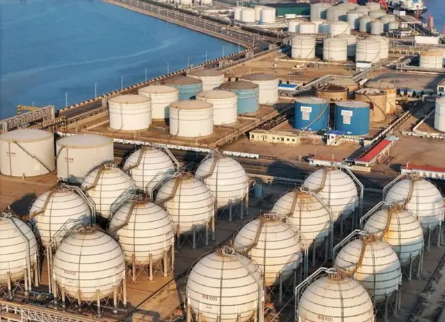 امریکانے ایرانی تیل کی فروخت پر عائد پابندی عارضی طور پر اٹھا لی