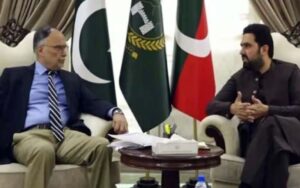 وفاقی وزیر احسن اقبال سے سہیل آفریدی کی ملاقات، بانی سےملاقات کروانے کی درخواست