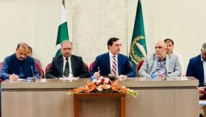 پی ٹی آئی پارلیمانی پارٹی کے اجلاس میں گرماگرمی